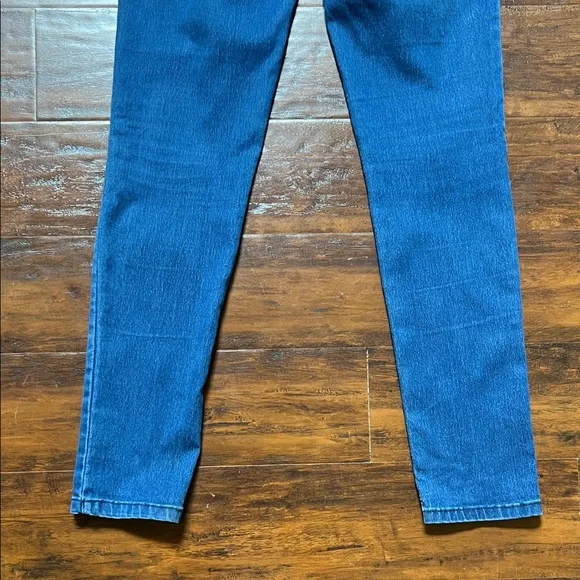 Women's Blue Jeans - Picture 8 of 8